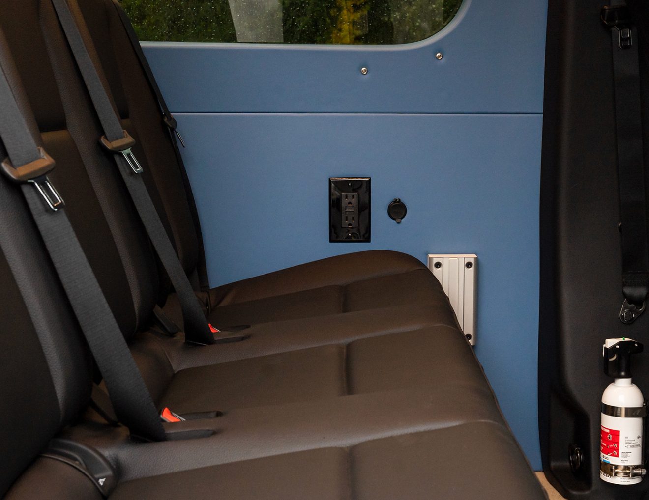 2020 Mercedes-Benz Sprinter 170 High Roof 4WD dot-approved captain's chairs and outlet access