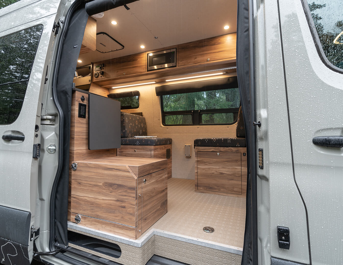 custom van conversion podium 2.0 2022 mercedes benz sprinter 170 4wd dually passenger slider door