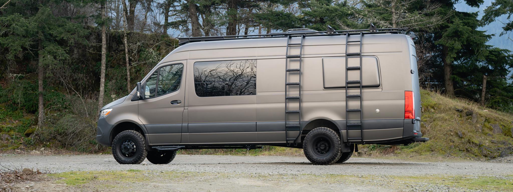 Sprinter 170 EXT exterior driver-side profile with two side ladders